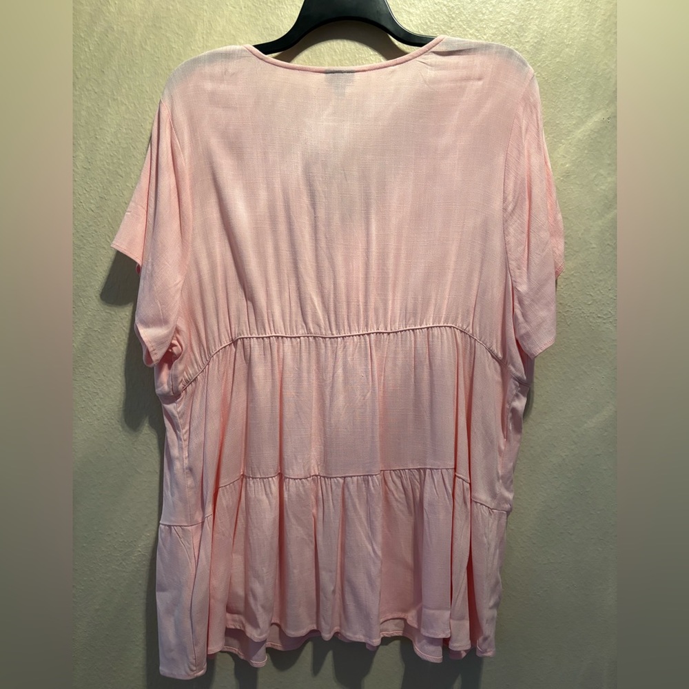 NWT Torrid 3X Top in Baby Pink - Picture 2 of 4